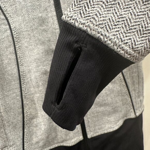 LIKE NEW Lululemon Define Nice Asana Herringbone Tweed Jacket size 4 Coat LOLE - Picture 8 of 15